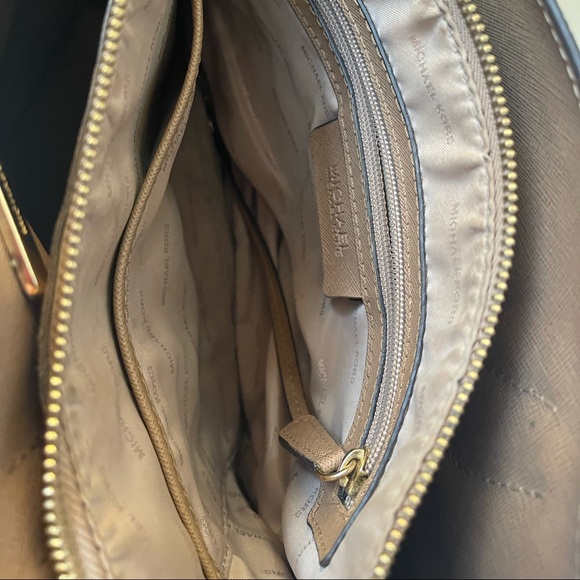 Michael Kors Mercer Handbag - Picture 6 of 6